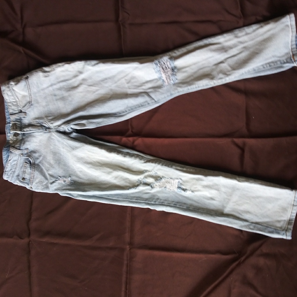 Distressed boyfriend jeans